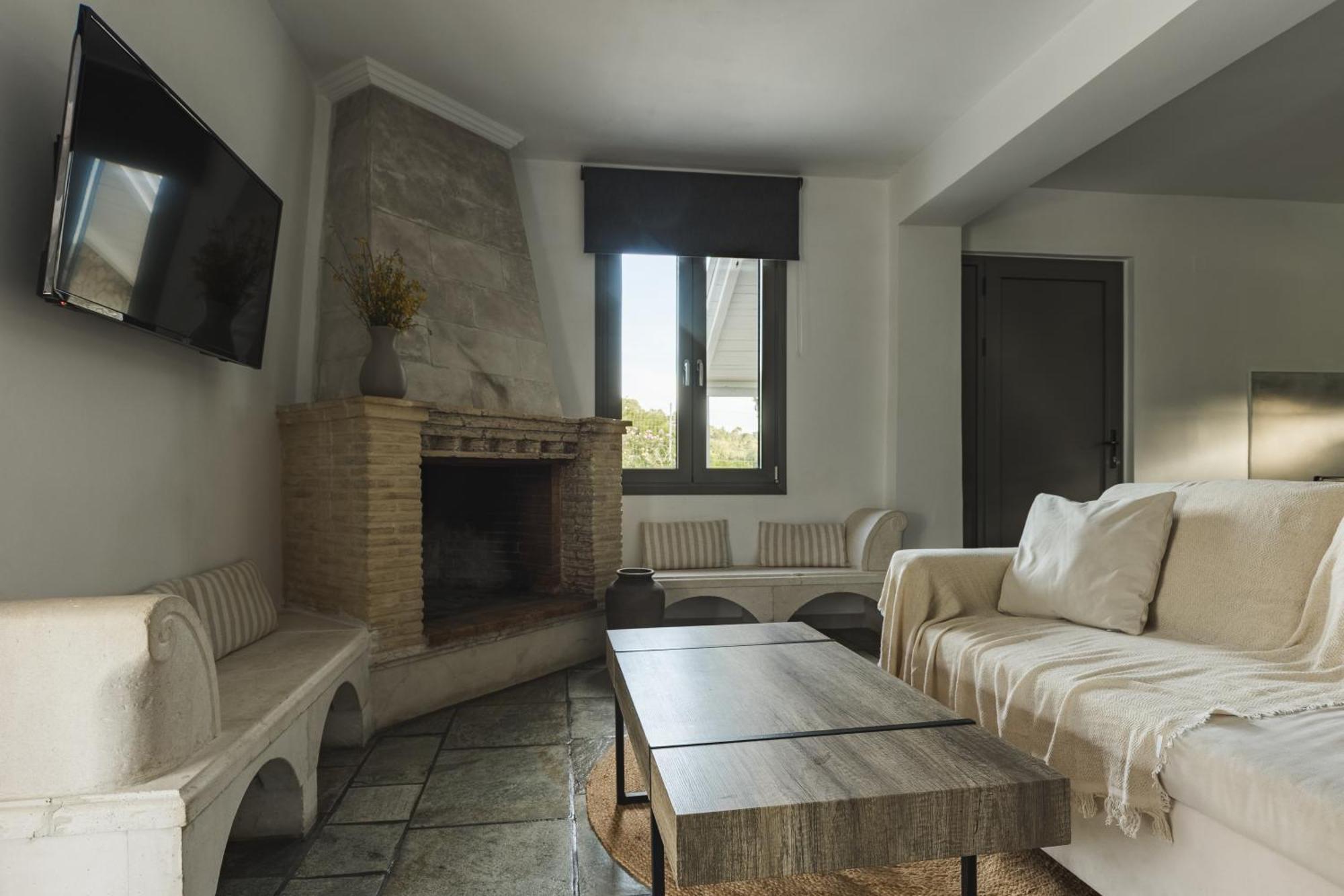 Binios Villa - Private Pool, Walking Distance From The Beach Vasilikos  Luaran gambar